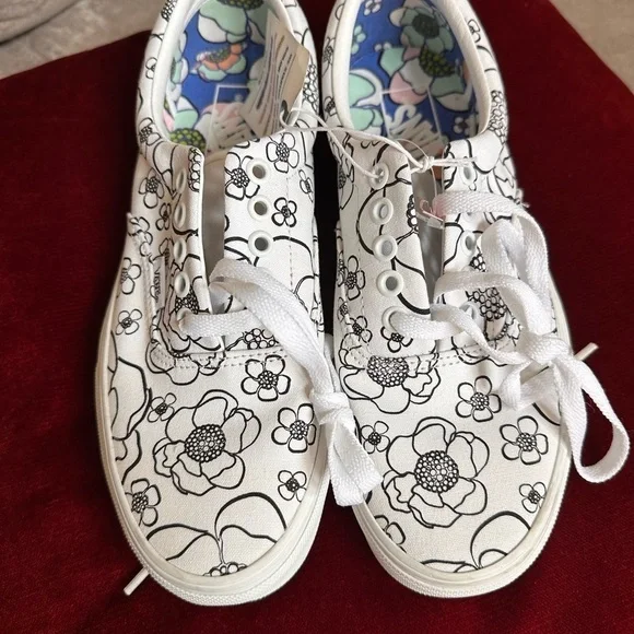 Vans White and Black Floral Sneakers - Picture 7 of 13